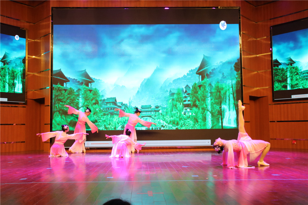 Ƕ׷ˡݶнף2019ꡰ3.8ʸŮ