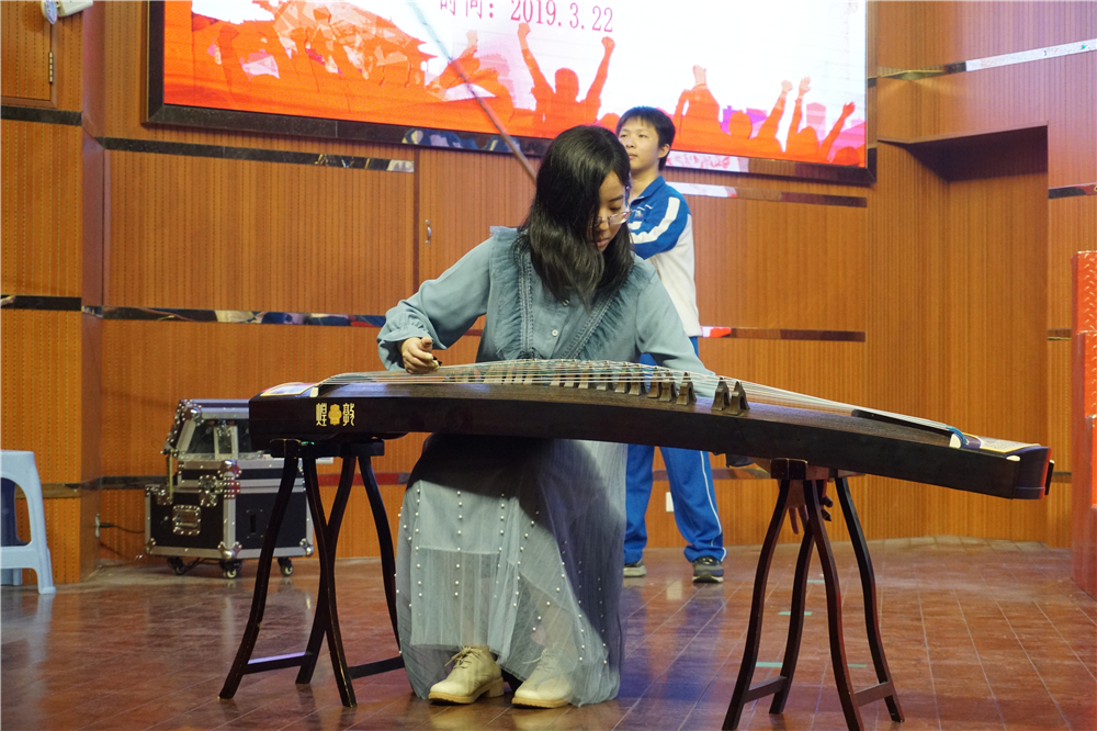 ʱɣ۰༶ݵڶѧɹٰ조ġ˶100߸һ꼶