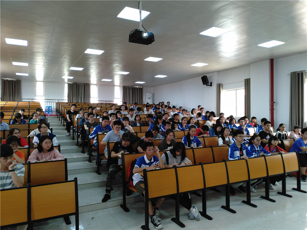 提高政治站位,牢记使命职责——钦州二中召开团支部工作会议暨团支部书记培训会