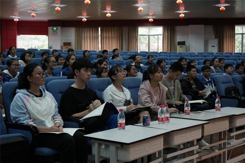 弘扬雷锋精神,投身志愿服务——2019年钦州二中教育集团开展“新青年·学雷锋”系列志愿服务活动纪实