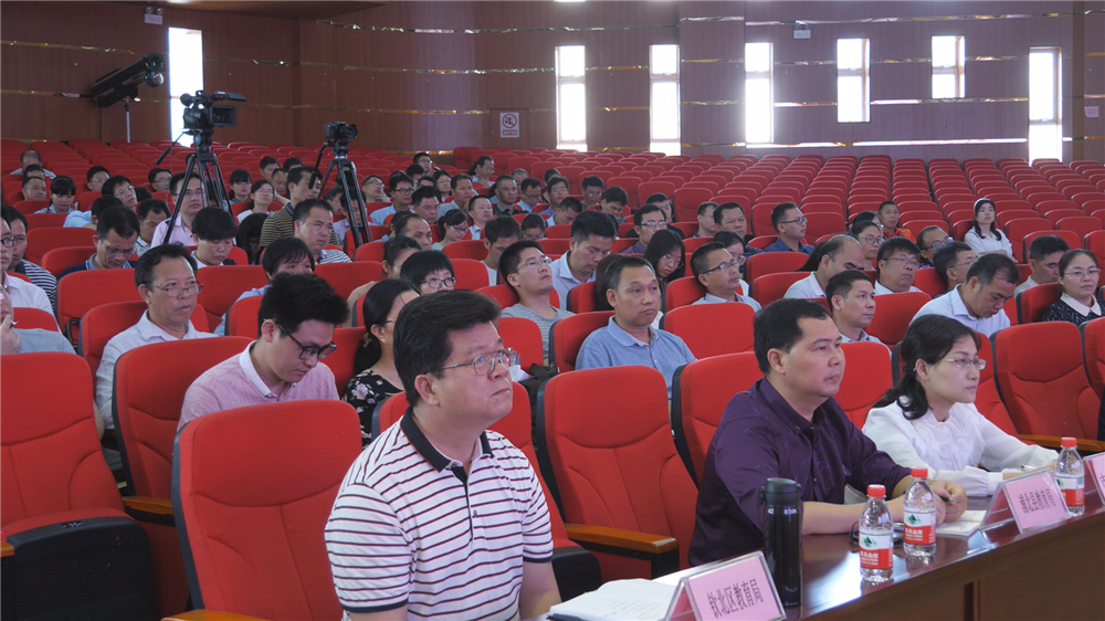 未雨绸缪,迎接新高考——钦州市教育系统新高考改革高端论坛在钦州二中举行
