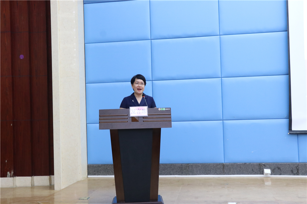 青春心向党,建功新时代——钦州二中教育集团团员参加钦州市直教育系统纪念五四运动100周年主题团日教育活动暨入团仪式