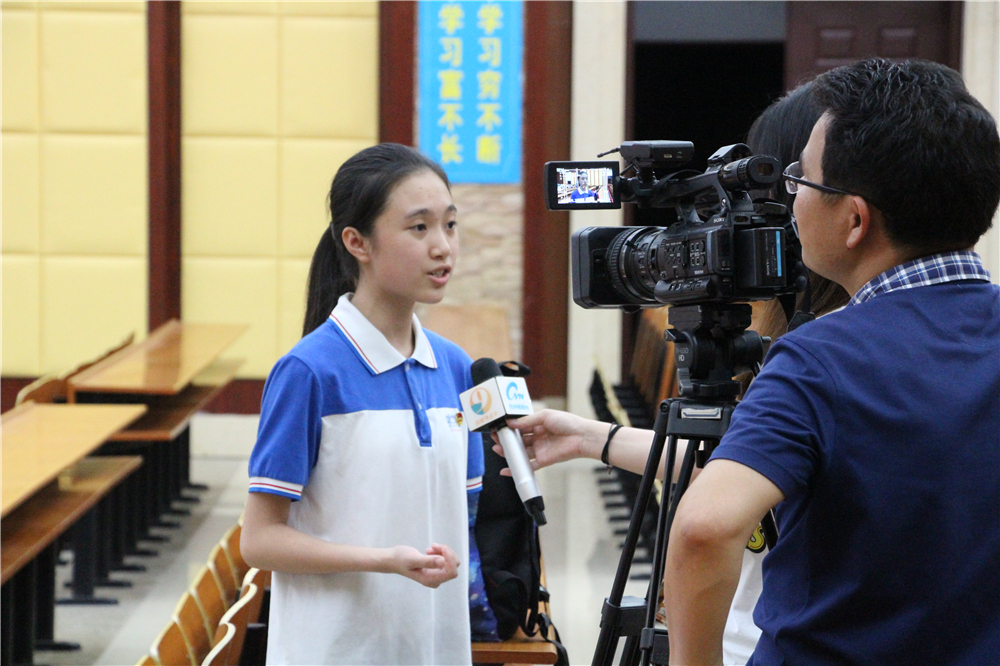 青春心向党,建功新时代——钦州二中教育集团团员参加钦州市直教育系统纪念五四运动100周年主题团日教育活动暨入团仪式