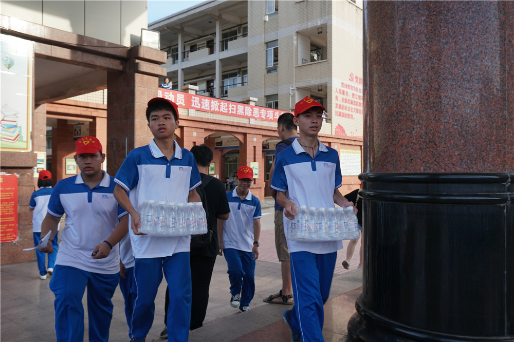 我是志愿者,我骄傲! ——钦州二中志愿者服务2019年高考系列活动纪实