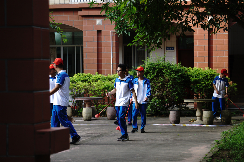 我是志愿者,我骄傲! ——钦州二中志愿者服务2019年高考系列活动纪实