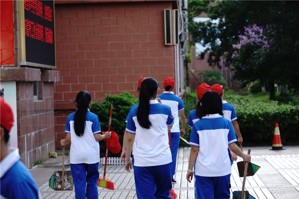 我是志愿者,我骄傲! ——钦州二中志愿者服务2019年高考系列活动纪实