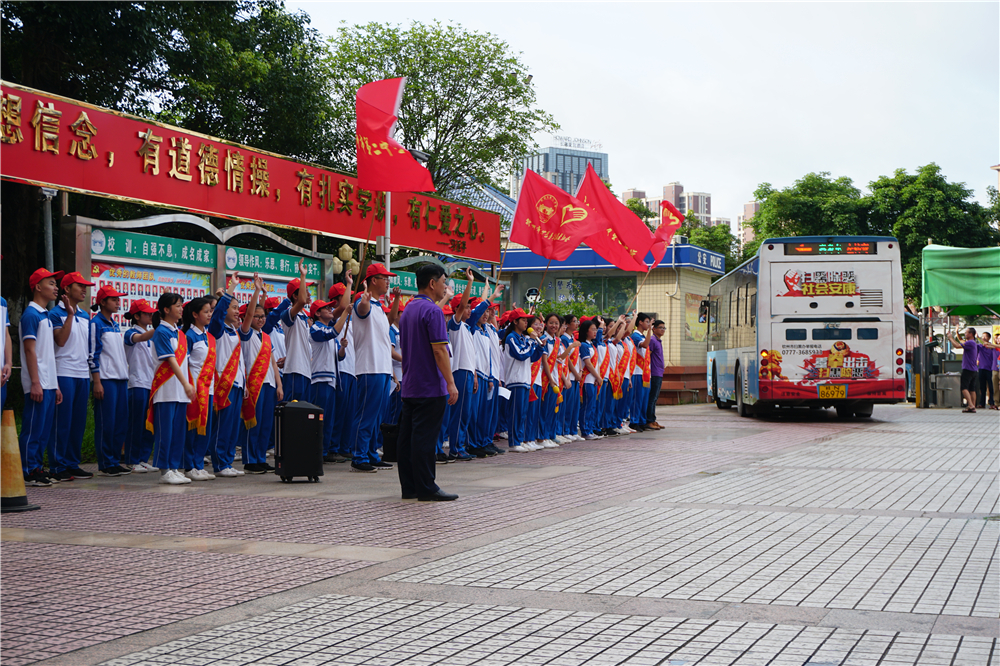 我是志愿者,我骄傲! ——钦州二中志愿者服务2019年高考系列活动纪实