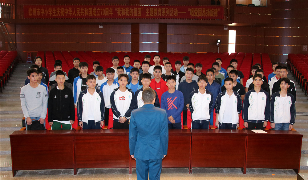 选择飞行、励志空天,投身军营、成就梦想 ——2020年度空军招飞选拔工作在我校顺利开展