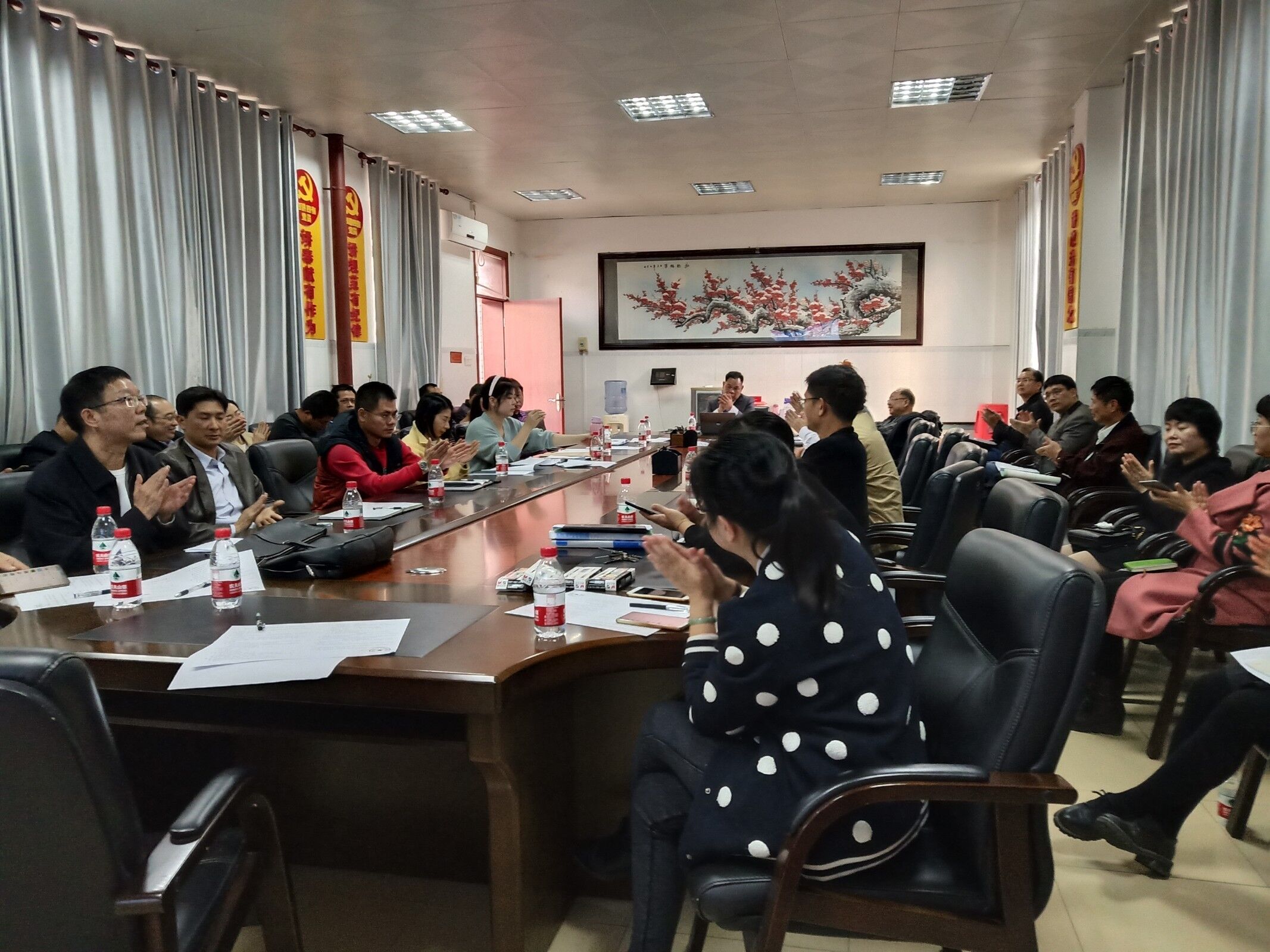 钦州市第二中学助教助学协会第一届会员大会第三次会议 会议简报