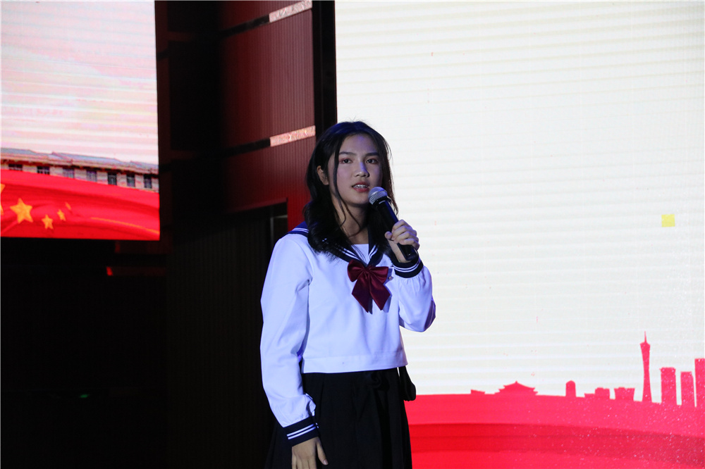 我校举办钦州市第二中学45周年校庆体育文化艺术节闭幕式暨2020年元旦晚会