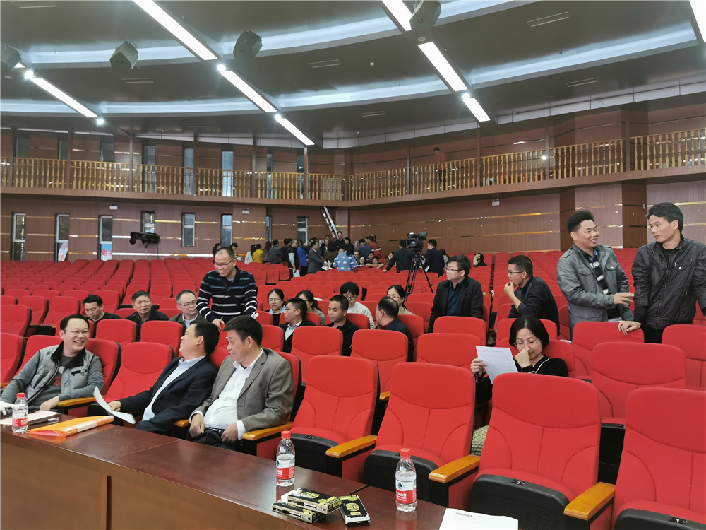 钦州市第二中学2019年教职工代表大会圆满落幕