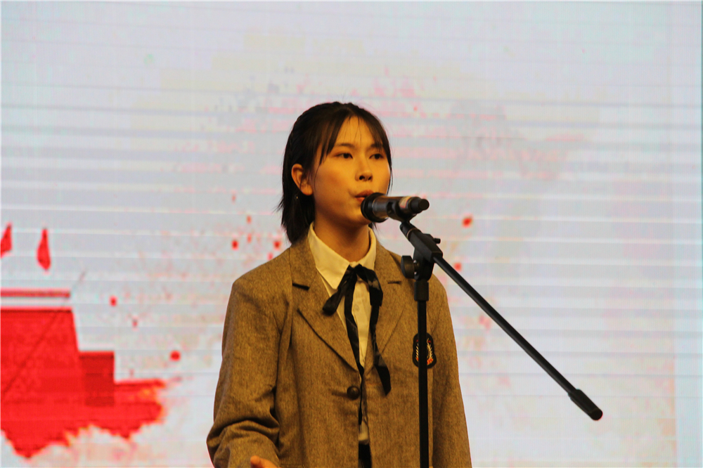 扬时代帆,抒爱国情 ——2019年钦州市第二中学“爱国·爱党·爱校”主题演讲比赛成功举办