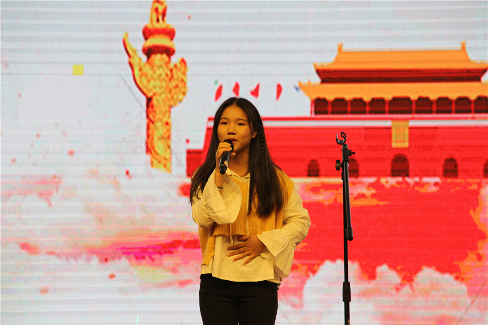 扬时代帆,抒爱国情 ——2019年钦州市第二中学“爱国·爱党·爱校”主题演讲比赛成功举办