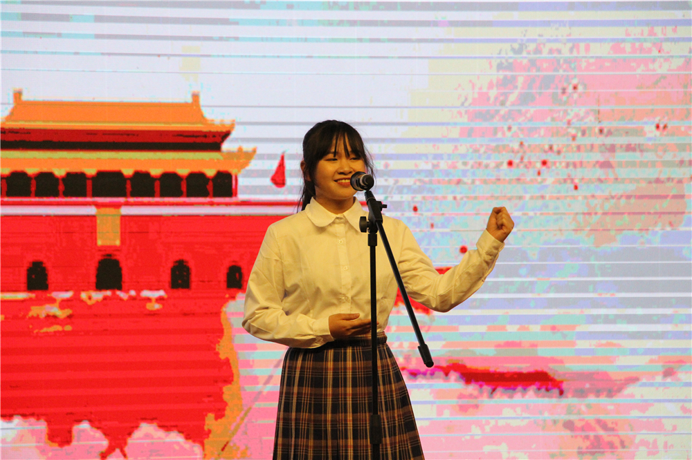 扬时代帆,抒爱国情 ——2019年钦州市第二中学“爱国·爱党·爱校”主题演讲比赛成功举办