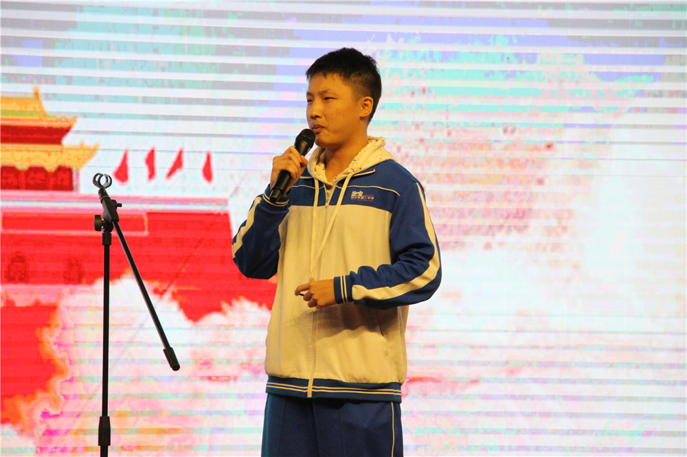 扬时代帆,抒爱国情 ——2019年钦州市第二中学“爱国·爱党·爱校”主题演讲比赛成功举办