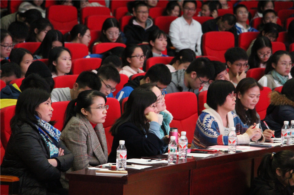 扬时代帆,抒爱国情 ——2019年钦州市第二中学“爱国·爱党·爱校”主题演讲比赛成功举办