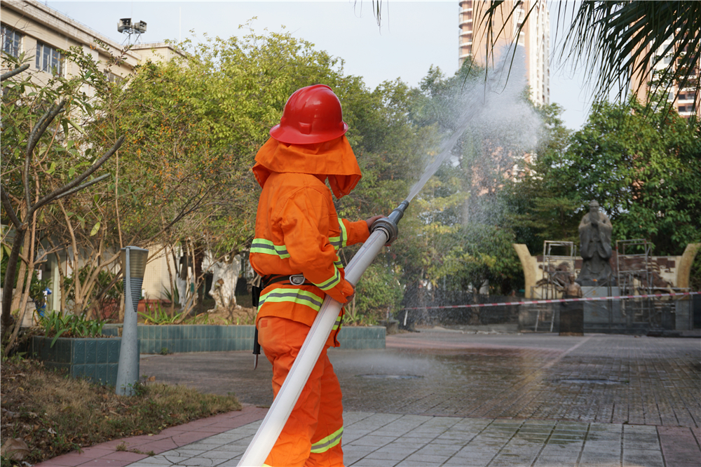 常备勤练,防患未然——钦州市第二中学举行消防安全演练活动