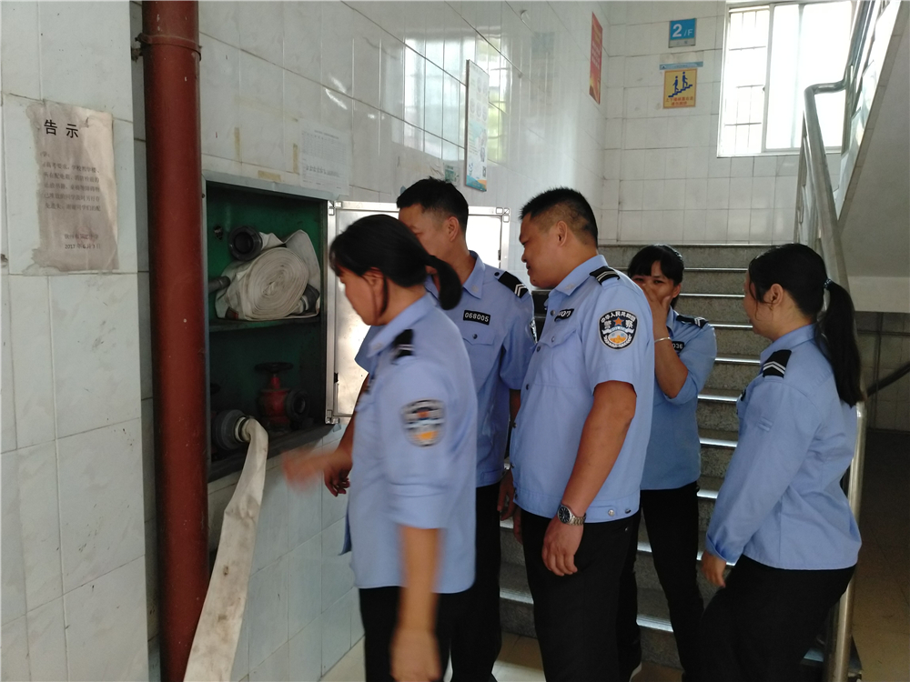 常备勤练,防患未然——钦州市第二中学举行消防安全演练活动