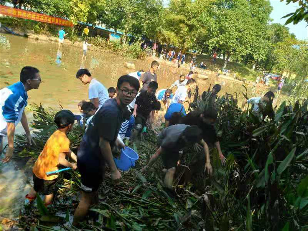 “其乐融融游瑶塘,鳍鳞腹腴知第一”——2019年钦州市第二中学教育集团荷花池开塘节