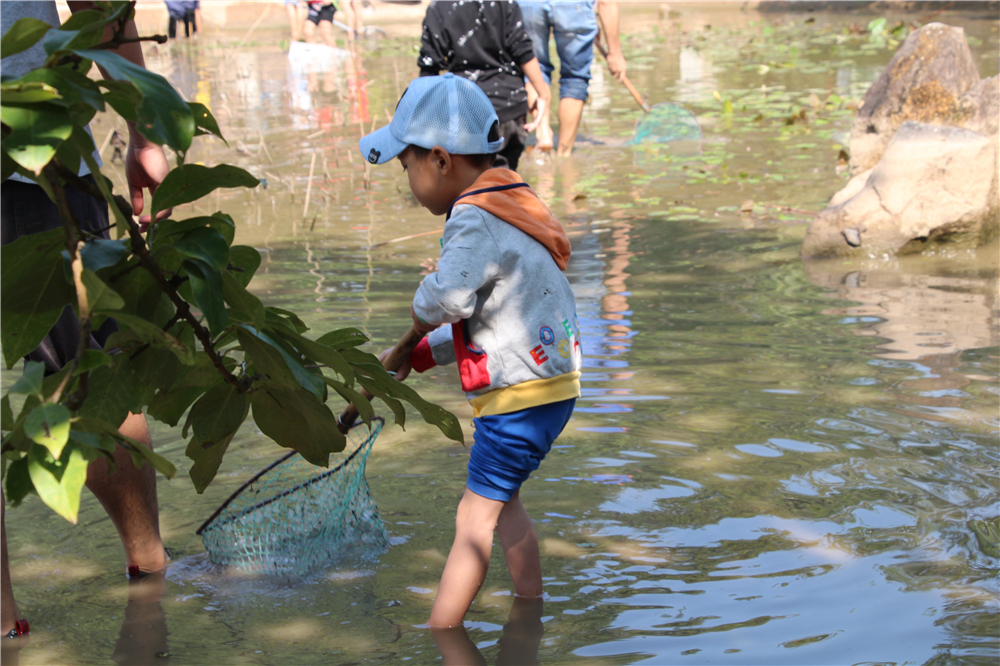 “其乐融融游瑶塘,鳍鳞腹腴知第一”——2019年钦州市第二中学教育集团荷花池开塘节