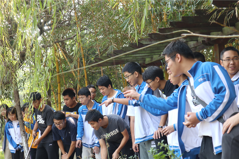 “其乐融融游瑶塘,鳍鳞腹腴知第一”——2019年钦州市第二中学教育集团荷花池开塘节