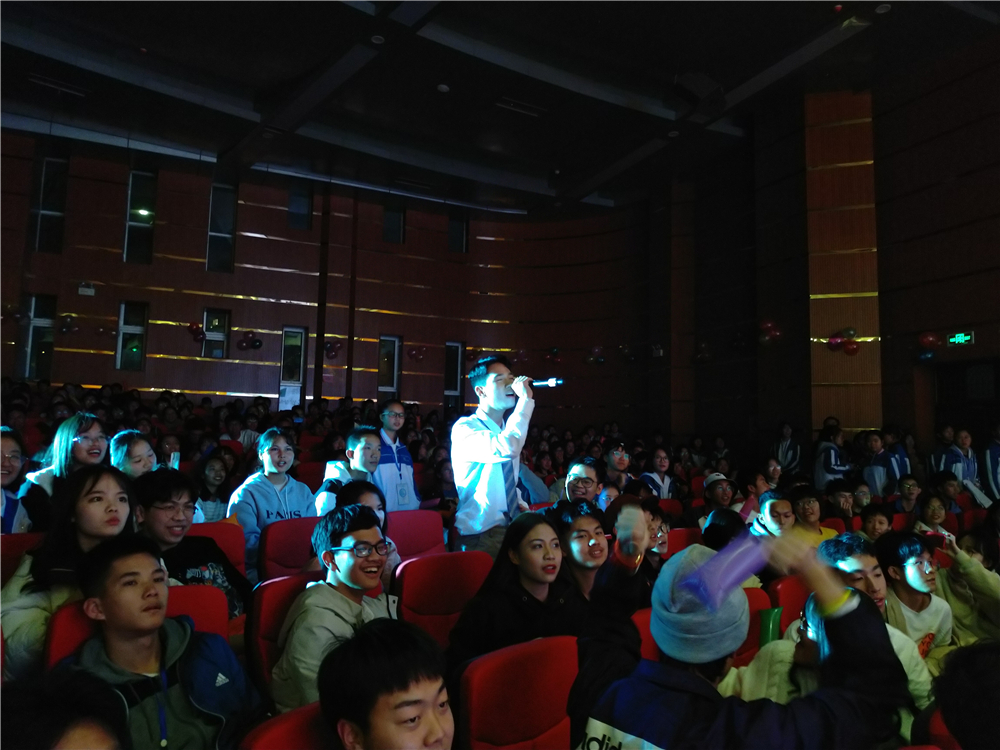 唱响好声音,放歌新时代——钦州二中举办第六届“二中好声音”歌手大赛