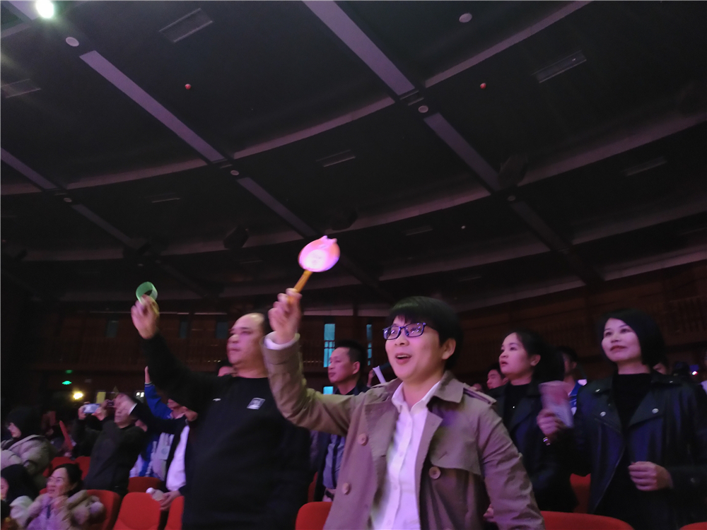 唱响好声音,放歌新时代——钦州二中举办第六届“二中好声音”歌手大赛