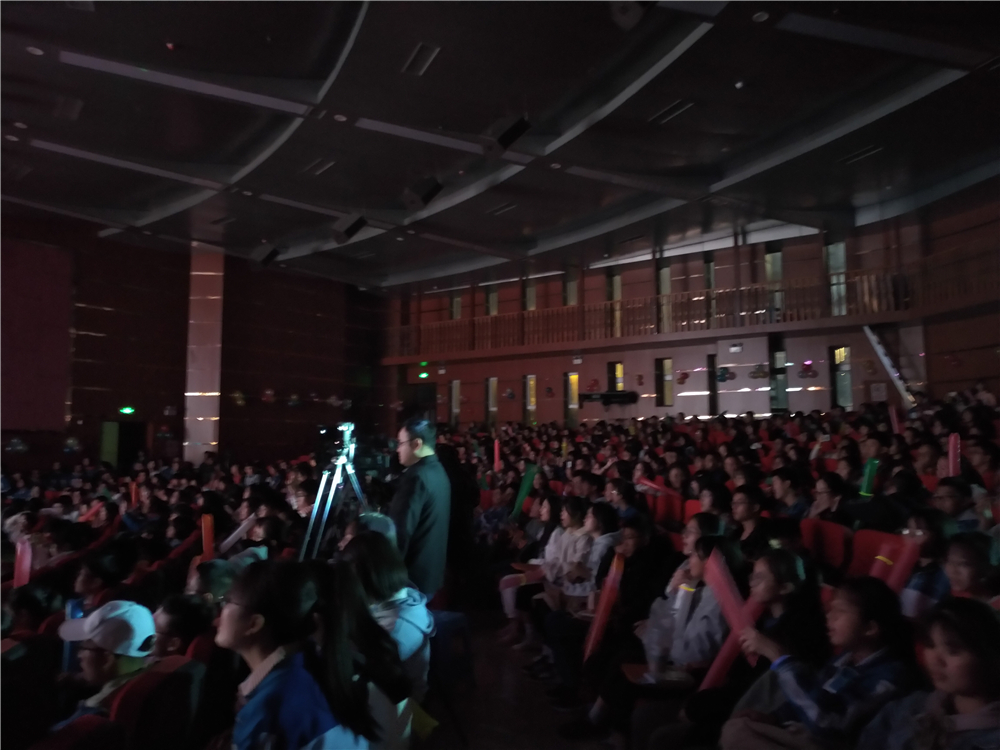 唱响好声音,放歌新时代——钦州二中举办第六届“二中好声音”歌手大赛