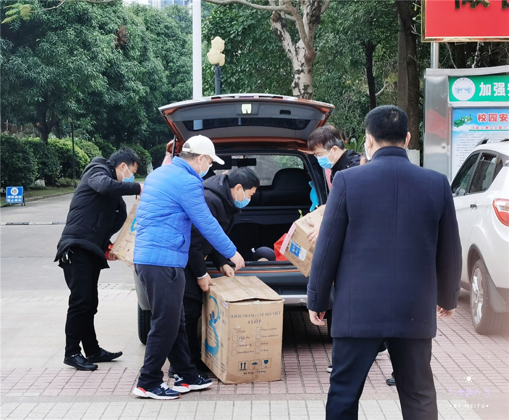疫情中的温暖,钦州福建商会向我校捐赠口罩