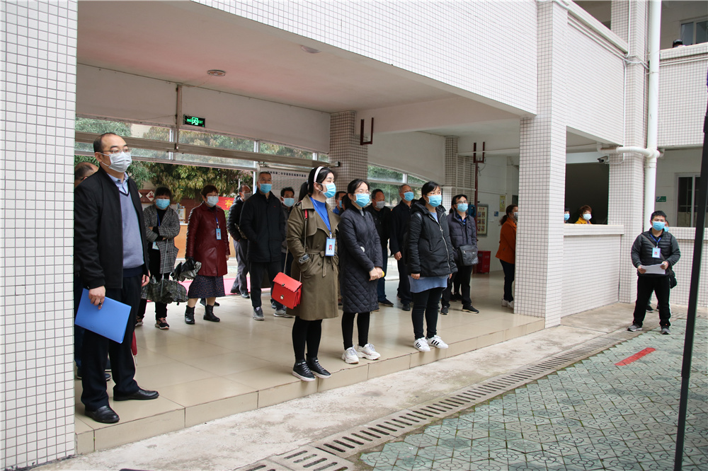 全员化培训,全流程操作------钦州二中举行内宿生往返教室宿舍测温、取餐演练