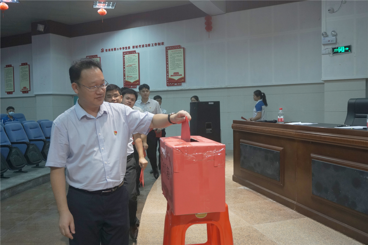 共青团钦州市第二中学委员会隆重召开第六次团员代表大会