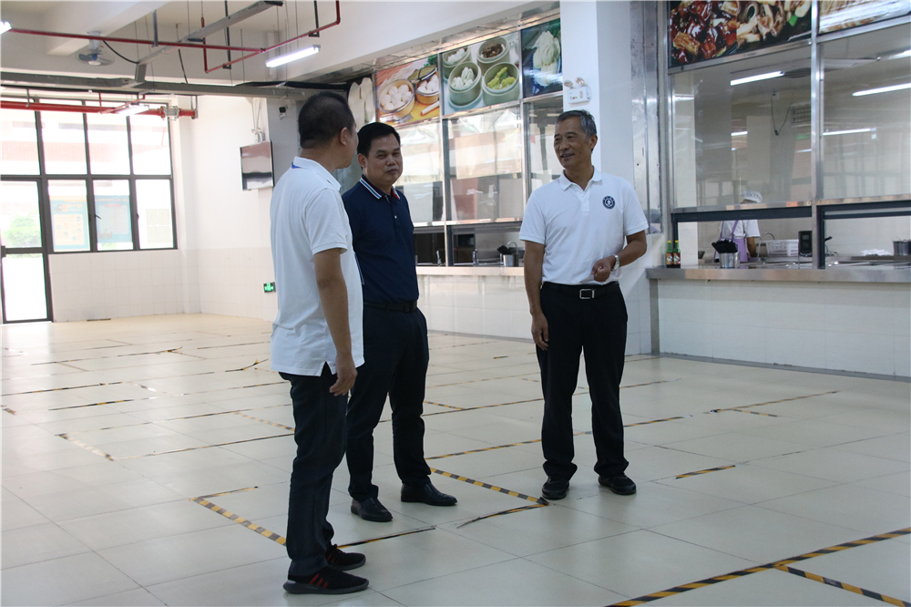 ھѧУɫĴƷ------ΰУʶѧУе