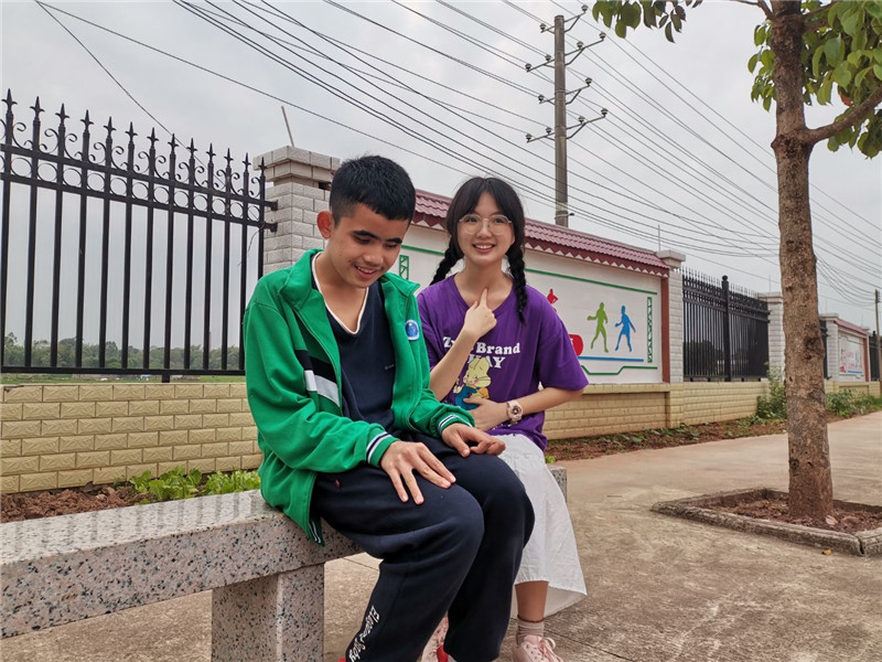 钦州市第二中学开展 “传承雷锋精神,倡导时代新风”学雷锋志愿服务系列活动纪实