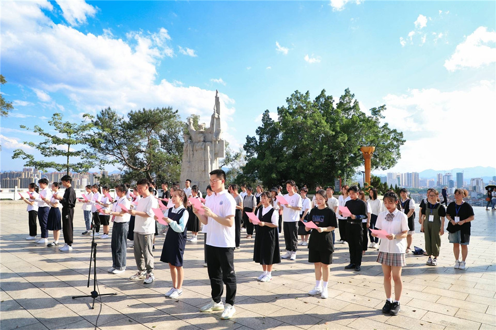 感恩于心,青春向党——2020级“筑梦班”叶雪如同学在全区资助主题演讲半决赛中再创佳绩、挺进决赛