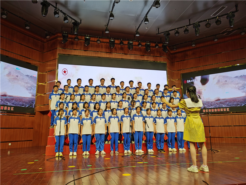 学党史 感党恩 听党话 跟党走 ——钦州二中隆重举办庆祝建党100周年 班级革命歌曲合唱比赛