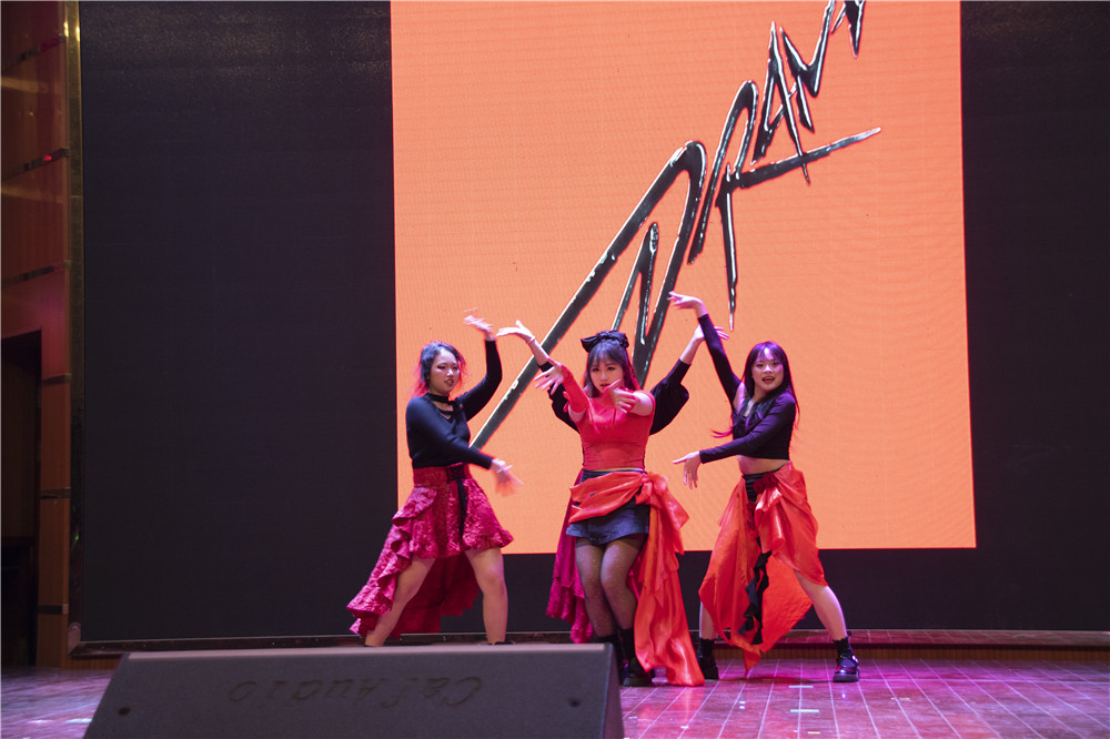 龙腾四海•扬帆远航------钦州市第二中学举行2024年元旦文艺汇演