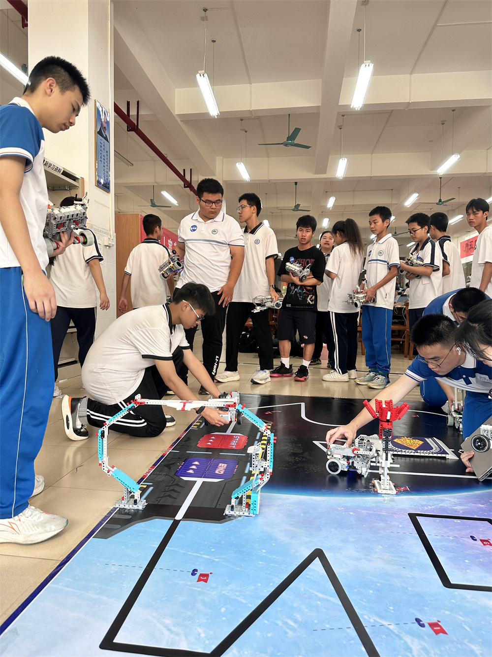 冠军!冠军!冠军!——我校荣获钦州市第九届机器人竞赛三项冠军