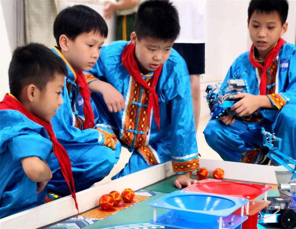 冠军!冠军!冠军!——我校荣获钦州市第九届机器人竞赛三项冠军