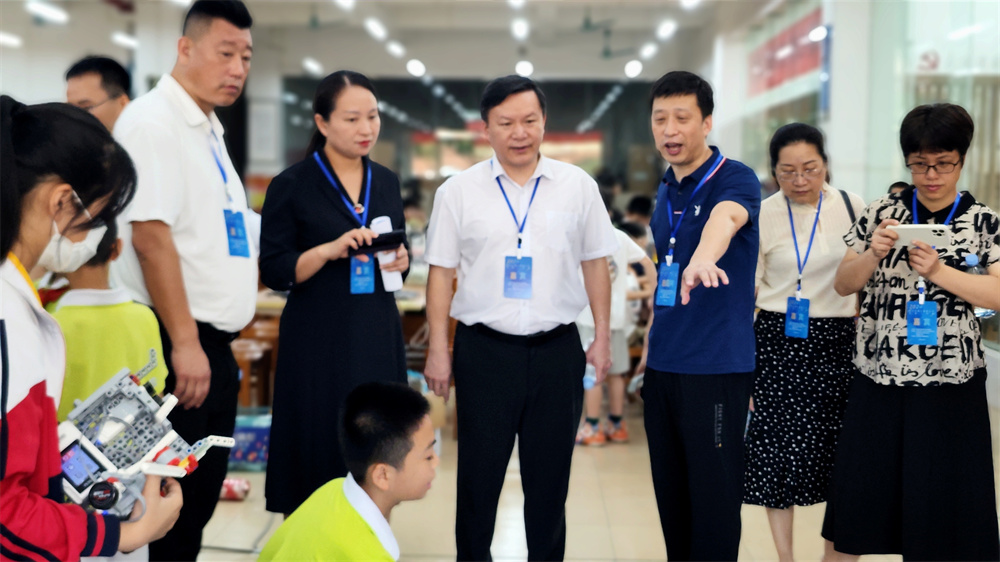 冠军!冠军!冠军!——我校荣获钦州市第九届机器人竞赛三项冠军