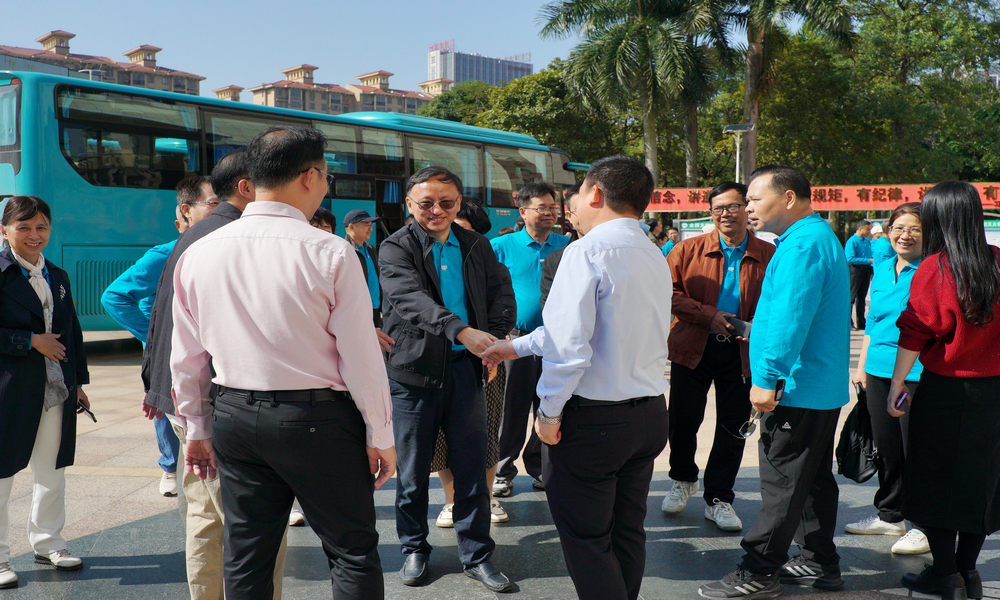 四十光阴飞似箭,八四情谊永相存——84届校友齐聚母校