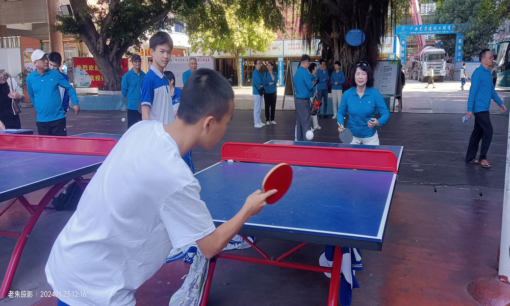 四十光阴飞似箭,八四情谊永相存——84届校友齐聚母校