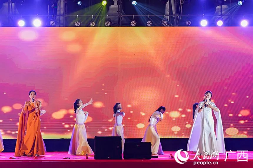 钦州市第二中学庆祝建校50周年文艺晚会圆满落幕