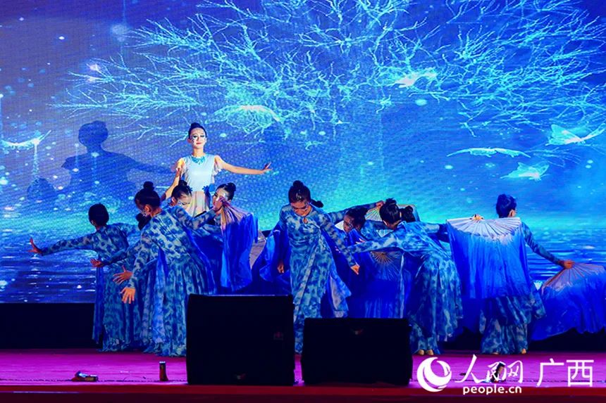 钦州市第二中学庆祝建校50周年文艺晚会圆满落幕