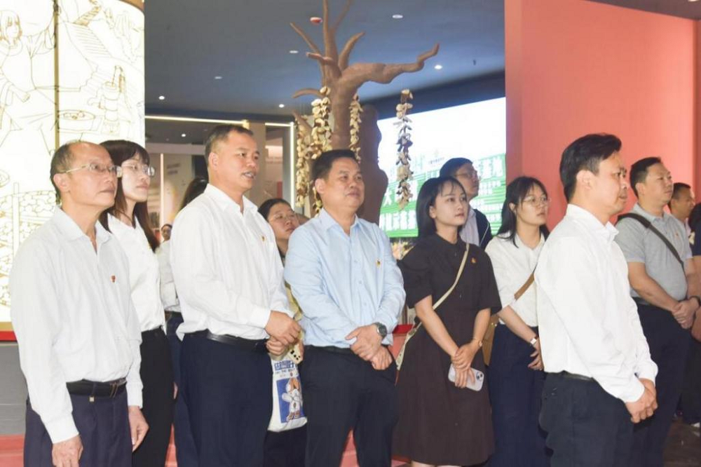 党建领航聚合力 同心共筑振兴路——钦州二中党委联合开展党建协同共建活动