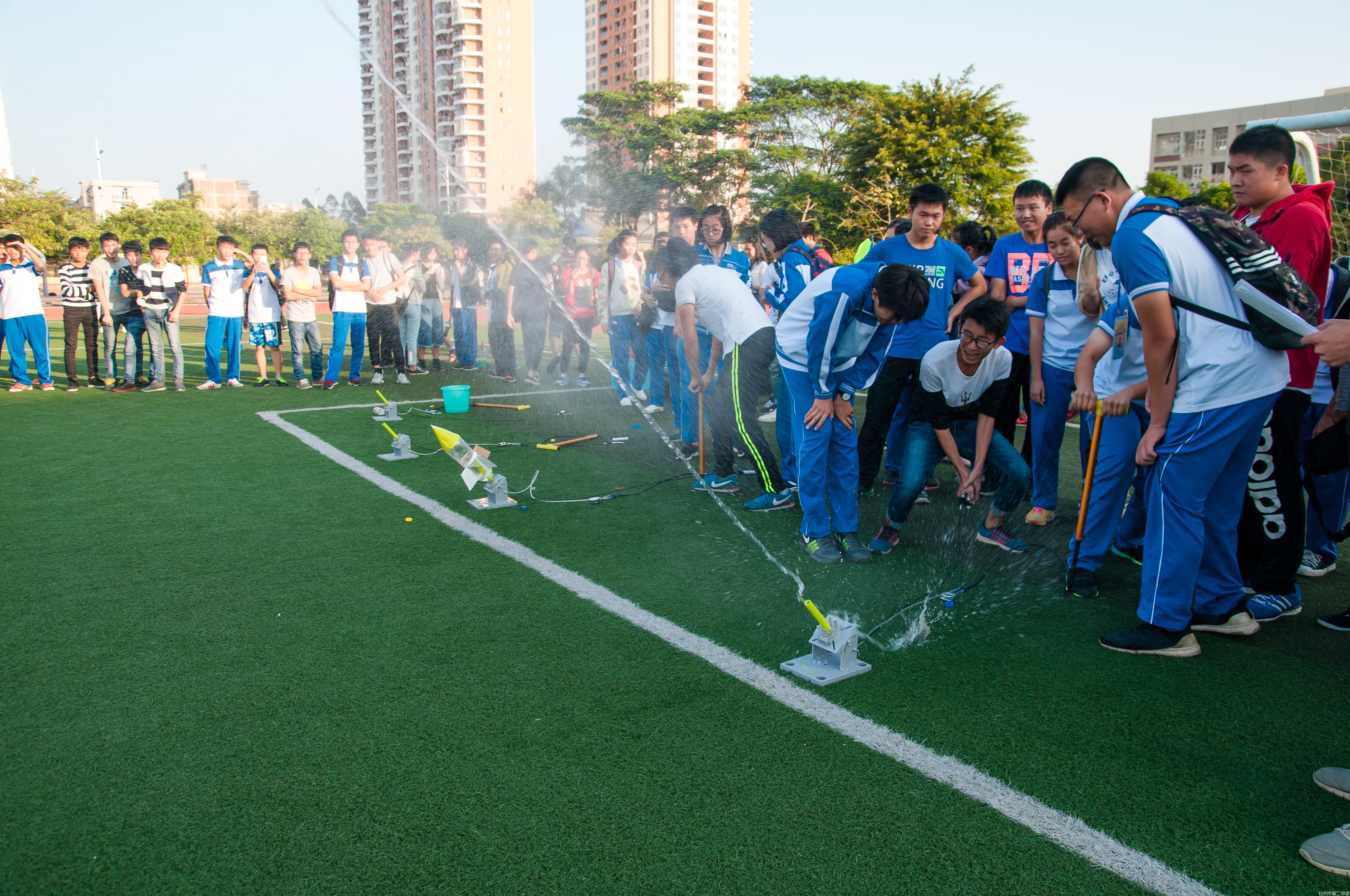 钦州市第二中学2016年科学节活动总结